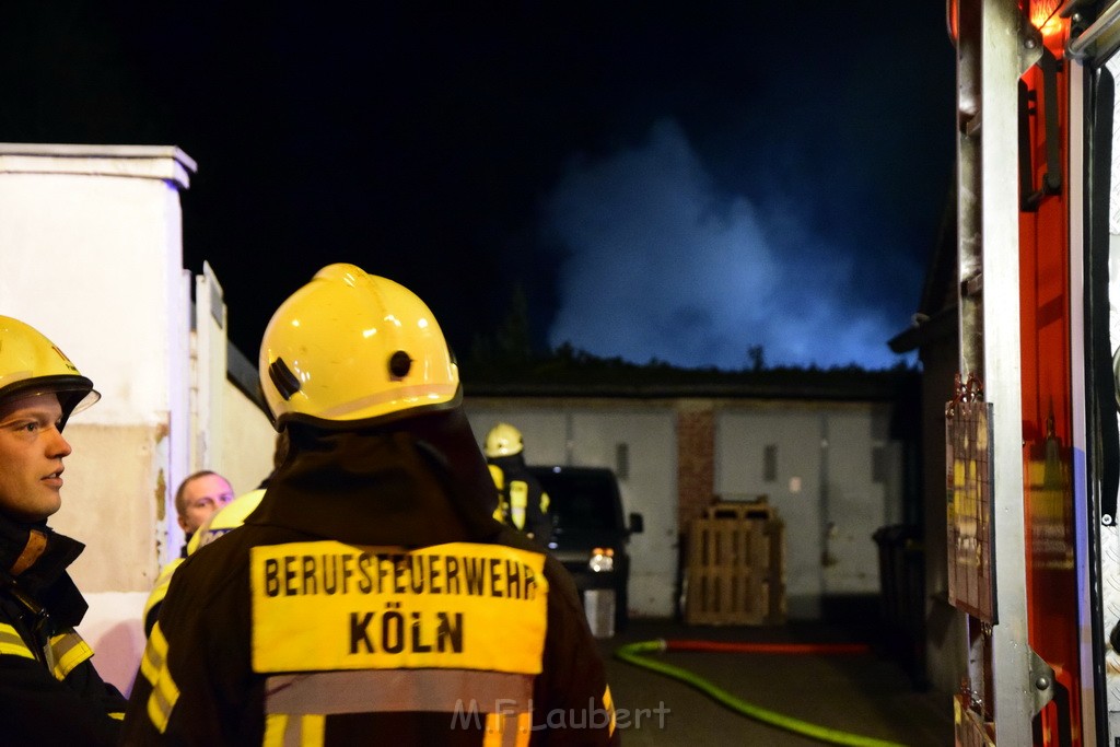 Feuer Hinterhof Garagen Koeln Hoehenberg Olpenerstr P006.JPG - Miklos Laubert